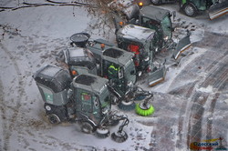 В Одессе презентовали новые машины для расчистки снега (ФОТО, ВИДЕО)