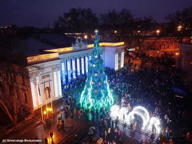 Новогодняя елка в Одессе соревнуется за звание самой лучшей в Украине (ВИДЕО)