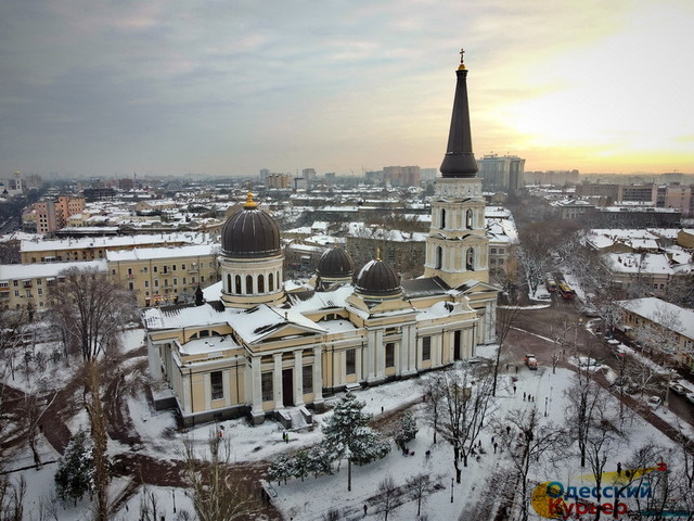 В Одессу пришла снежная и морозная погода