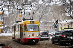 В Одессе снег не смог остановить транспорт (ФОТО, ВИДЕО)