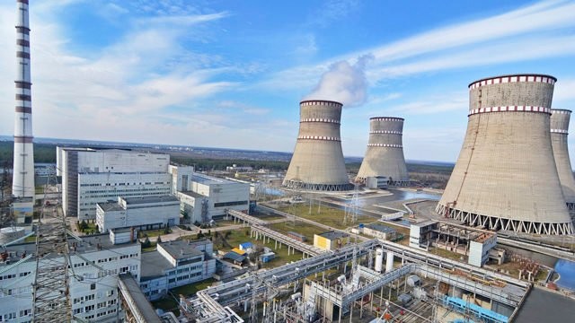 Украинские атомные электростанции продолжают работу