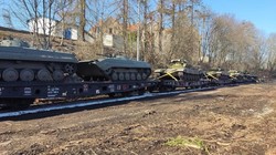 НАТО начало поставки в Украину тяжелого вооружения (ВИДЕО)