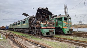 Показали фото зруйнованої залізниці в Маріуполі