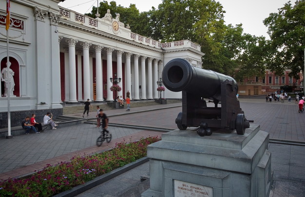 Как самый известный памятник Одессы стал историческим фейком (ВИДЕО)