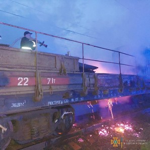В Одеській області горів ремонтний потяг (ФОТО)