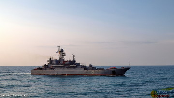 В Черном море остаются семь крупных русских военных кораблей (ВИДЕО)