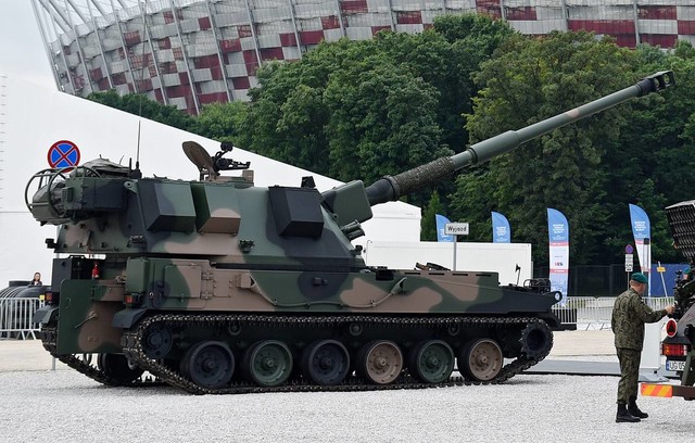 "Крабы" и другое: какое оружие будет поставлять Украине Польша по новому контракту