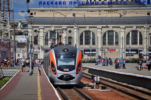 Через аварію на контактній мережі у Польщі затримуються всі потяги з Одеси і Києва до Перемишля (ВІДЕО)