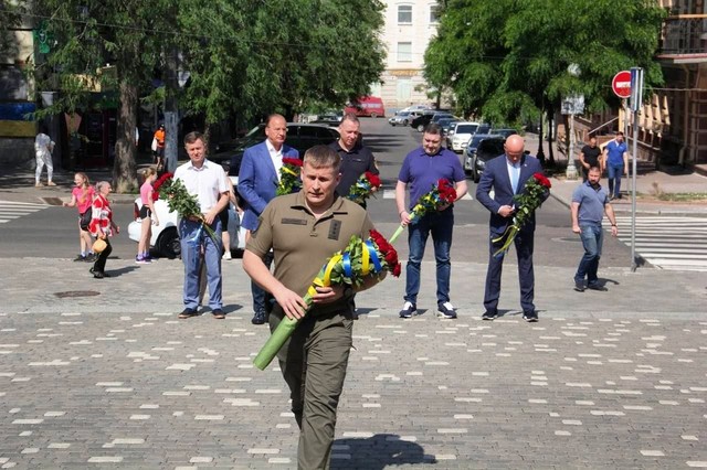 В Одессе официозно отметили день Конституции Украины