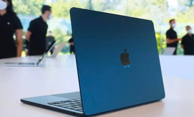 Эксперты stylus.ua сделали обзор MacBook Air 2022