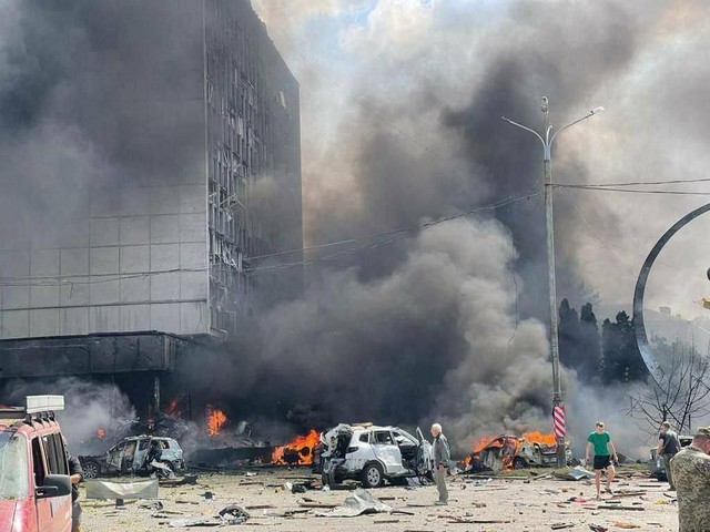 Ракетний удар по Вінниці: кількість жертв збільшується