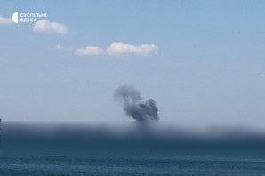 По порту Одеси росіяни завдали потужного ракетного удару (ВІДЕО)