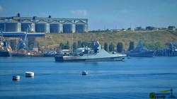 Русский корабль вернулся в Севастополь весь обгоревший (ФОТО, ВИДЕО)