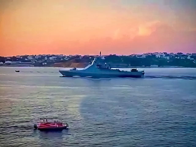 Унікальні кадри ракетного залпу "Калібрами" з ворожого фрегату "Адмирал Макаров" (ВІДЕО)