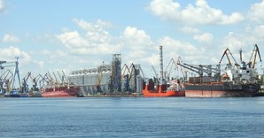Мова про відновлення судноплавства з порту Миколаєва поки не йде