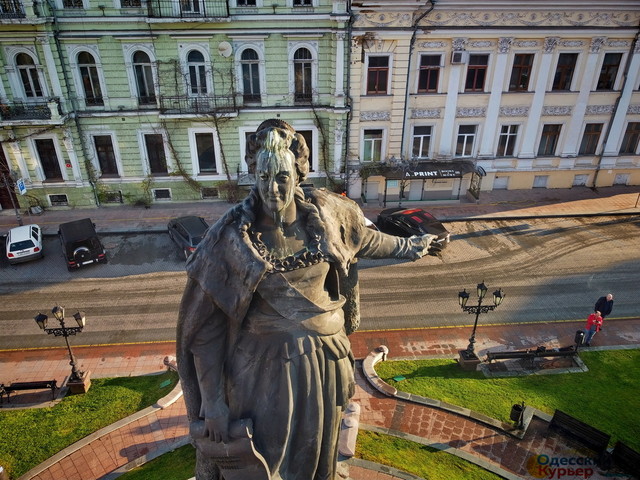 В Одессе отложили вопрос о демонтаже памятника российской императрице (ВИДЕО)