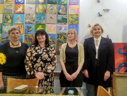 В Одесі відкрилася художня виставка для допомоги захисникам України (ФОТО)
