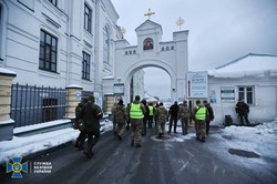 СБУ проводить обшуки у Києво-Печерській Лаврі