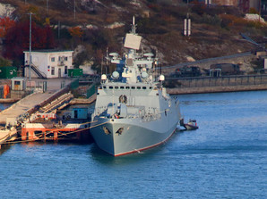 Розгромлений флот росіян сховався у Севастополь (ВІДЕО)