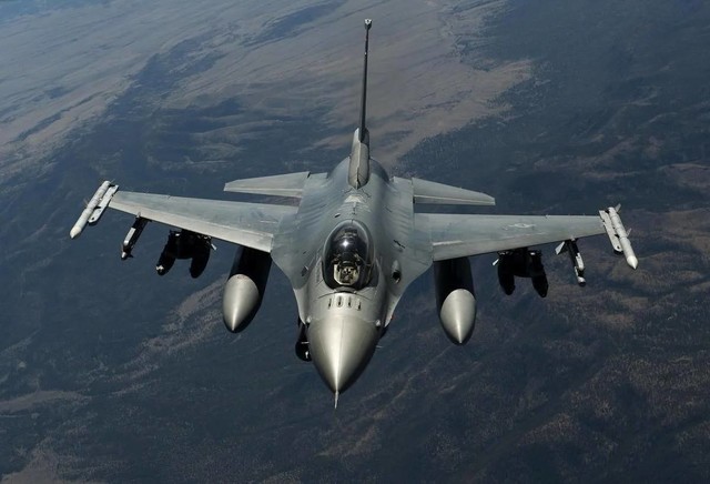 Авіаційне питання: коли і як Україна отримає американські винищувачі F-16