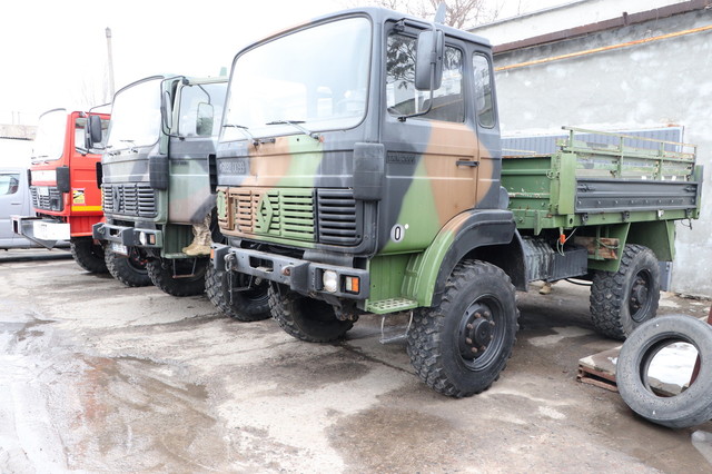 В Одесі благодійний фонд передав на фронт вантажівки (ФОТО)