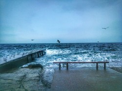 Як виглядає море в Одесі перед штормом (ВІДЕО)