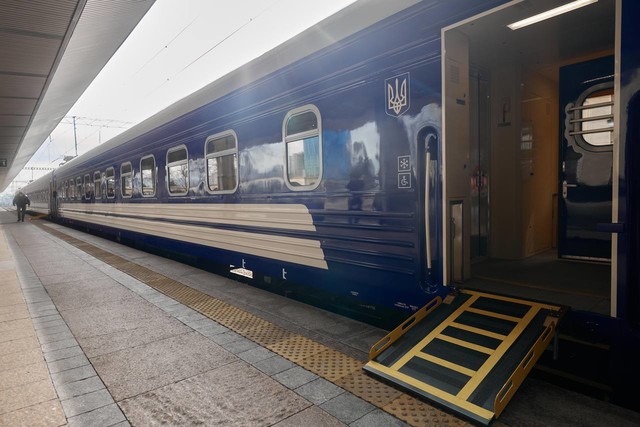 "Укрзалізниця" отримала всі 100 замовлених до війни пасажирських вагонів