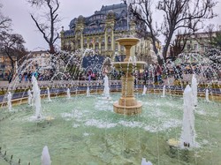 В Одесі запустили фонтани (ФОТО)
