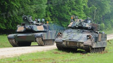 Прем'єр Польщі заявив про можливі додаткові поставки Україні танків і БМП зі США