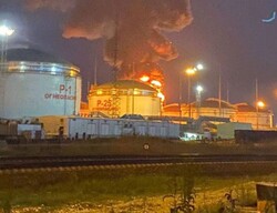 На росії горить стратегічна нафтобаза
