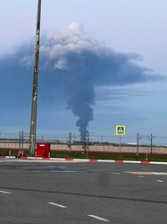 На росії горить стратегічна нафтобаза