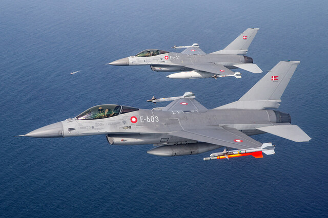 США, Нідерланди і Данія обговорюють постачання винищувачів F-16 Україні
