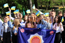 В Одесі відзначили день вишиванки ходою у парку Шевченка