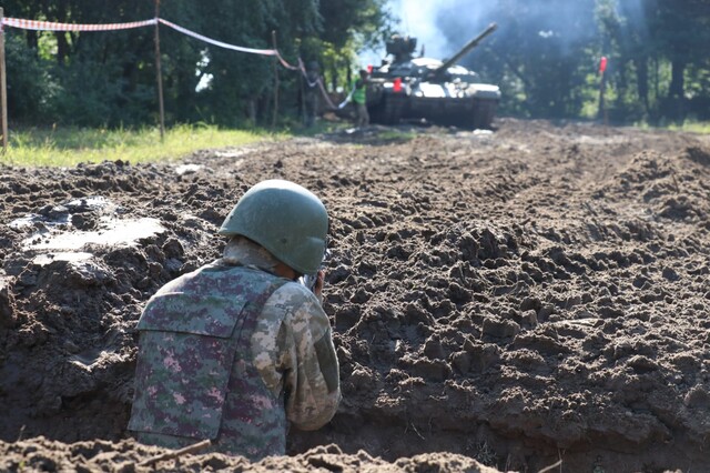 Воєнні дії 12 серпня