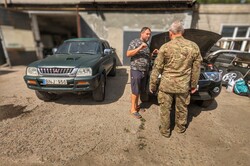 В Одесі передали військовим ще два автомобілі (ФОТО)