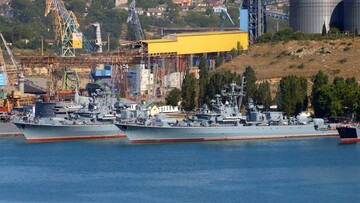 Бойові кораблі росії знову атаковані у Чорному морі