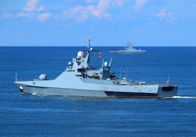 Два російських корвети були атаковані у морі (ВІДЕО)