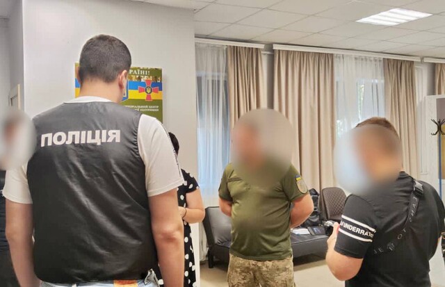 Військкома в Одеській області затримали за вимагання хабаря
