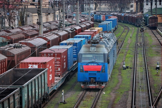 За вересень залізницею перевезли 12 мільйонів тон вантажів