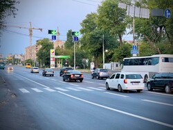 В Одесі запровадили 6 смуг руху по Миколаївській дорозі