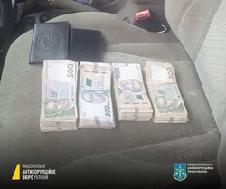 В Одесі затримали бізнесмена, який намагався дати 200 тисяч хабаря військовому командуванню