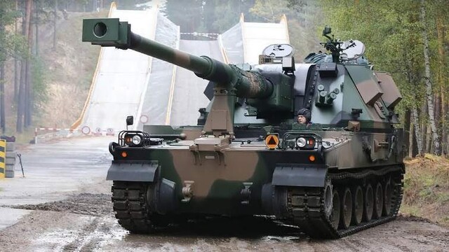 Польщі продовжує постачання Україні самохідних артилерійських установок