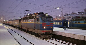 Майже всі пасажирські поїзди в Україні курсують вчасно