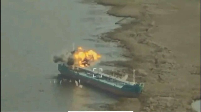 На Кінбурнській косі знищено танкер росіян (ВІДЕО)
