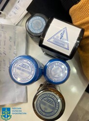 В Одеській і Запорізькій областях затримали посадовців, які брали хабарі з експортерів зерна