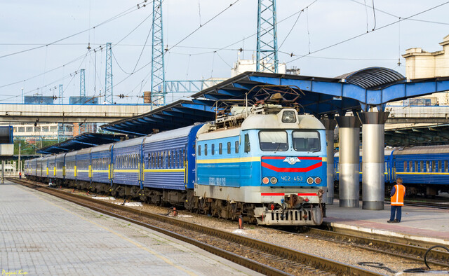 У Дніпрі обмежено рух пасажирських поїздів