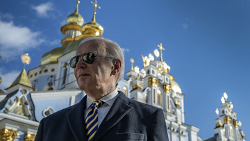 Президент США вважає, що для досягнення миру росія повинна піти з всіх українських територій