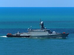 Частина російського флоту втекла у Азовське море