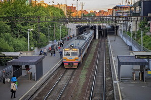 За півроку залізниця перевезла більше 20,6 мільйона пасажирів