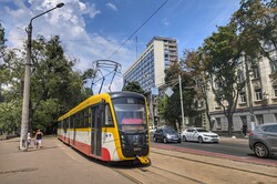 В Одесі відновили рух багатосекційних трамваїв